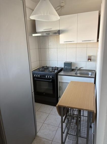Garsonieră decomandată în Central