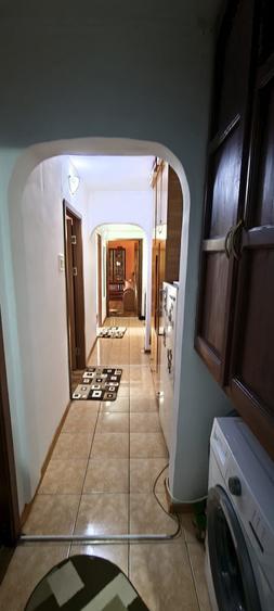 Apartament cu 3 camere decomandat în Viziru 3