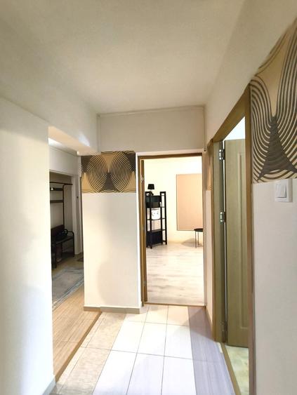 Apartament cu 3 camere decomandat în Tineretului