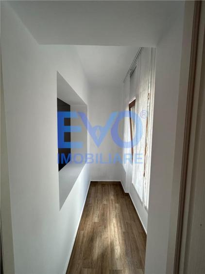 Apartament cu 4 camere decomandat în Păcurari