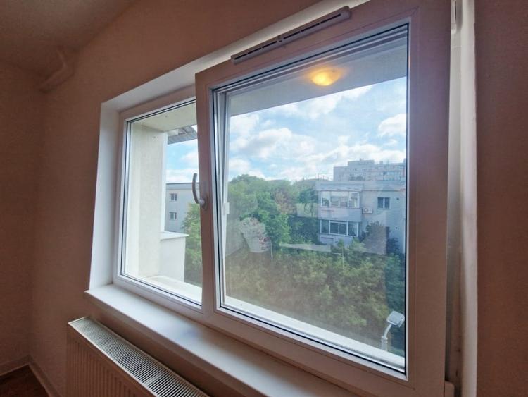 Apartament cu 2 camere decomandat în Tei