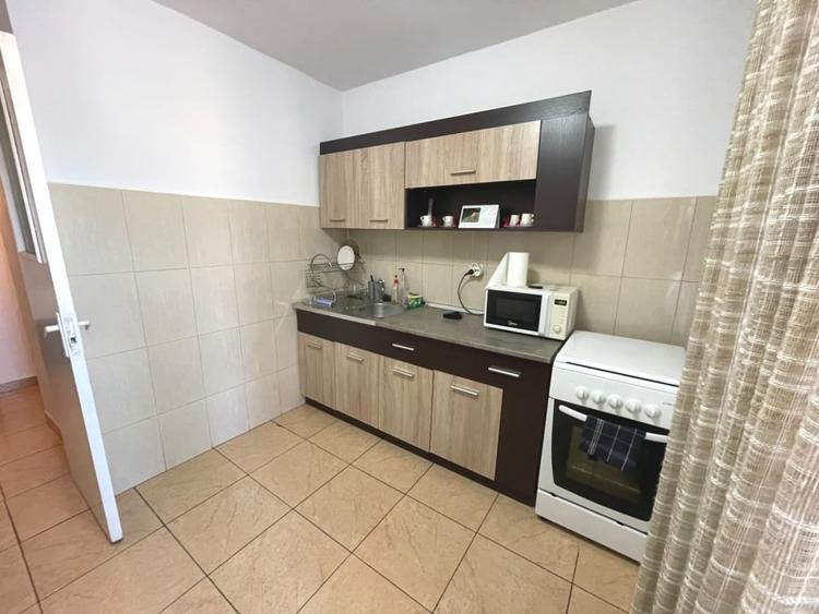Apartament cu 3 camere decomandat, mobilat în Cetate