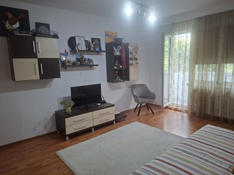 Garsonieră decomandată în Berceni