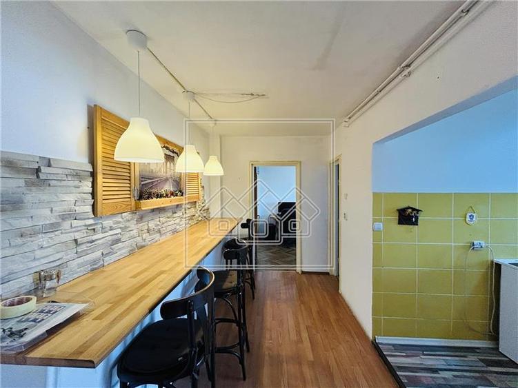 Apartament cu 2 camere decomandat în Mihai Viteazul