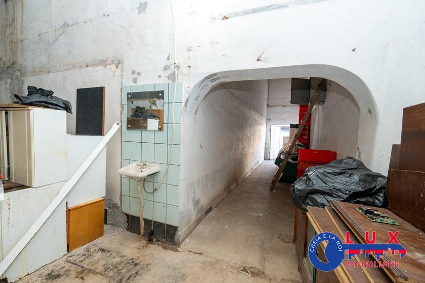 Spațiu industrial, de 170.30000305176 mp, în Vest