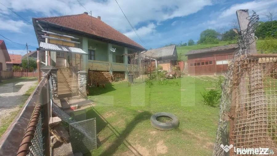 Casă cu 4 camere cu Teren 1500 Mp în Vâlcele