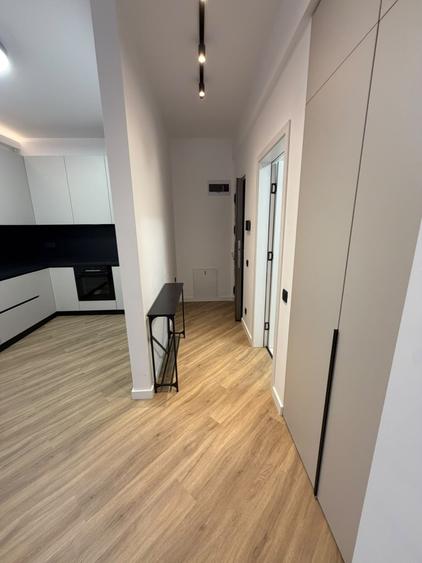 Apartament cu 2 camere semidecomandat, mobilat în Florești