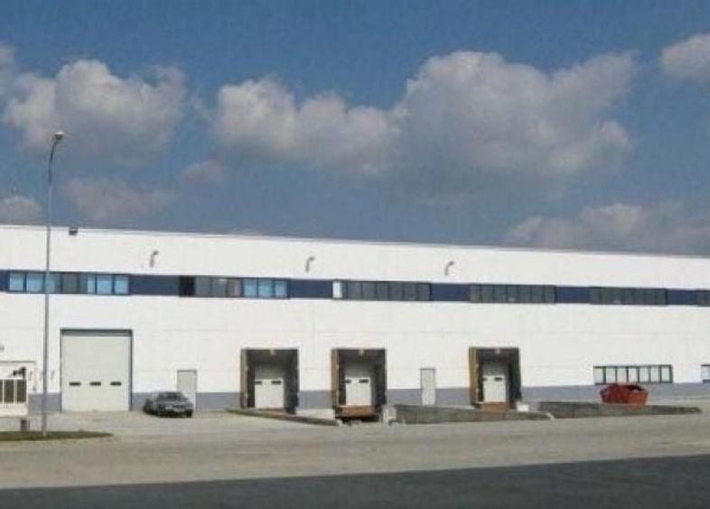 Spațiu industrial, de 1,300 mp, în Dragomirești-Vale