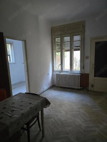 Casă cu 6 camere cu Teren 242 Mp în Ultracentral