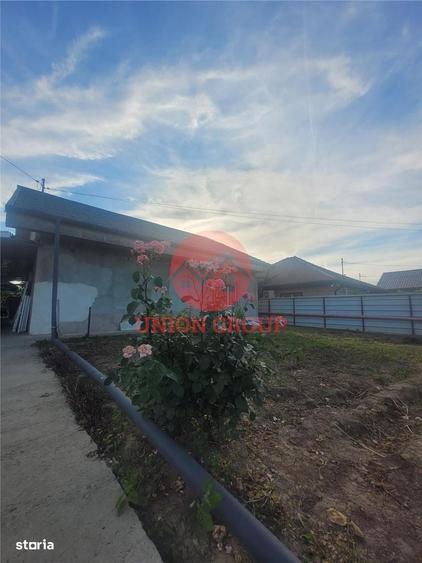 Casă cu 4 camere cu Teren 600 Mp în Lazu