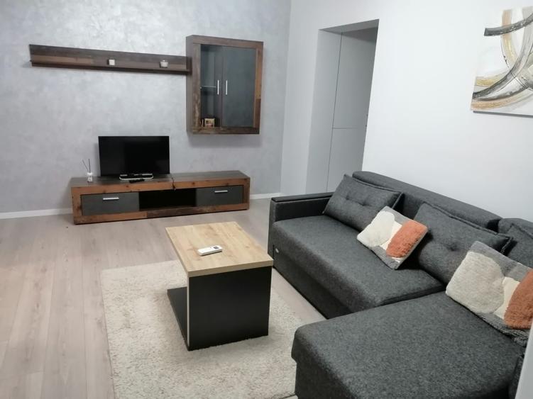 Apartament cu 2 camere semidecomandat în Tomis I