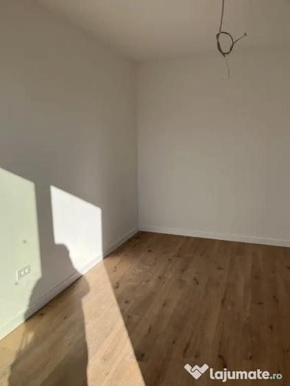 Apartament cu 3 camere decomandat în Parc Zăvoi