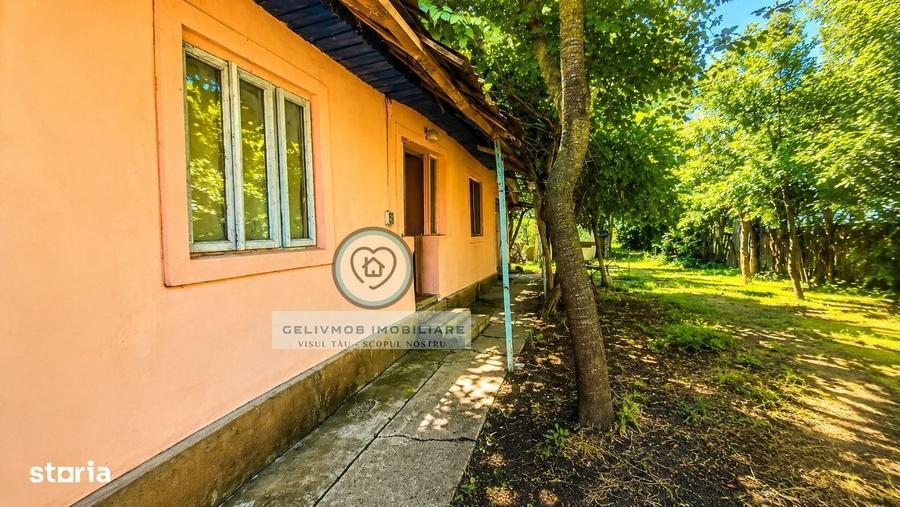 Casă cu 4 camere în Hătcărău