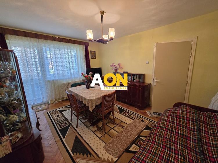 Apartament cu 2 camere semidecomandat, mobilat în Cetate