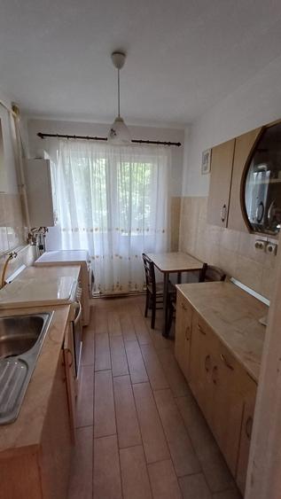 Apartament cu 2 camere decomandat în Micro 14
