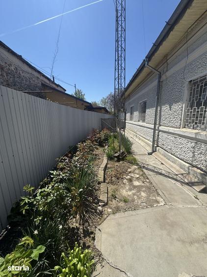 Casă cu 3 camere cu Teren 358 Mp în Central