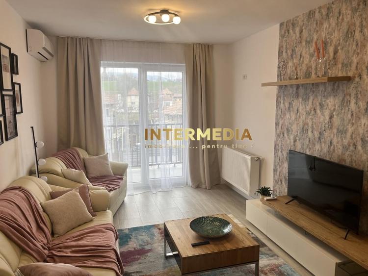 Apartament cu 3 camere decomandat, mobilat în Central