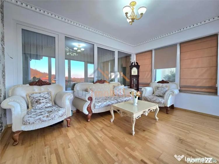 Casă cu 7 camere cu Teren 1102 Mp în Oncea