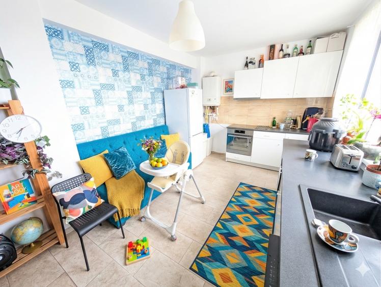 Casă individuală cu 4 camere cu Teren 233 Mp în Tunari