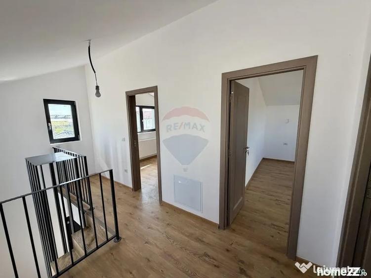 Casă cu 3 camere cu Teren 400 Mp în Golești