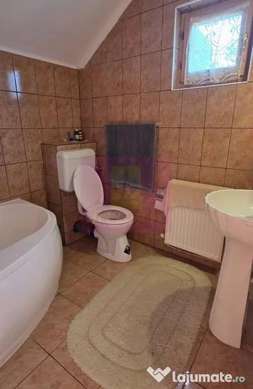 Casă cu 4 camere cu Teren 355 Mp în Central