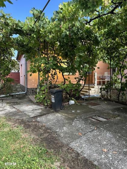 Casă cu 4 camere cu Teren 850 Mp în Central