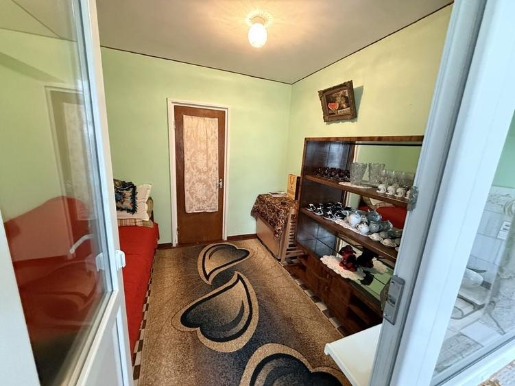 Apartament cu 2 camere decomandat în Faleză