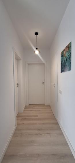 Apartament cu 3 camere semidecomandat în Florești