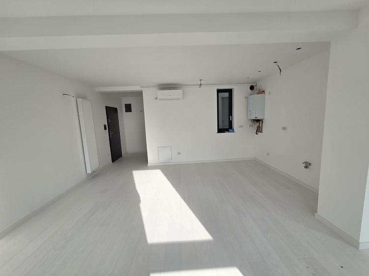 Apartament cu 2 camere semidecomandat în Dumbrăvița