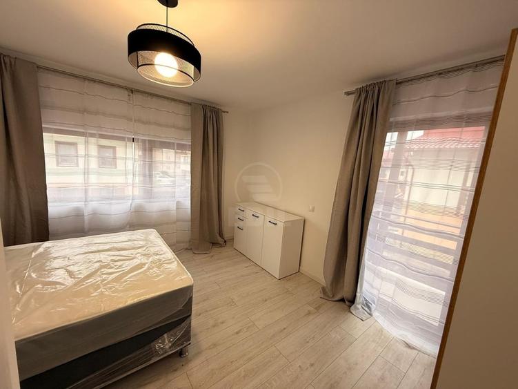 Casă cu 4 camere cu Teren 250 Mp în Central