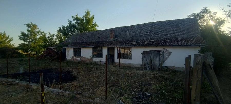 Casă cu Teren 2503 Mp în Central