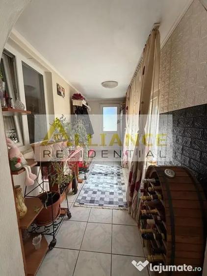 Casă cu 5 camere cu Teren 754 Mp în Cățelu