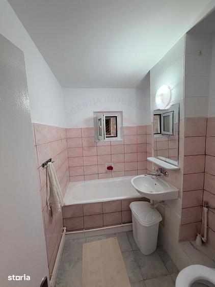 Apartament cu 2 camere în Micro 21