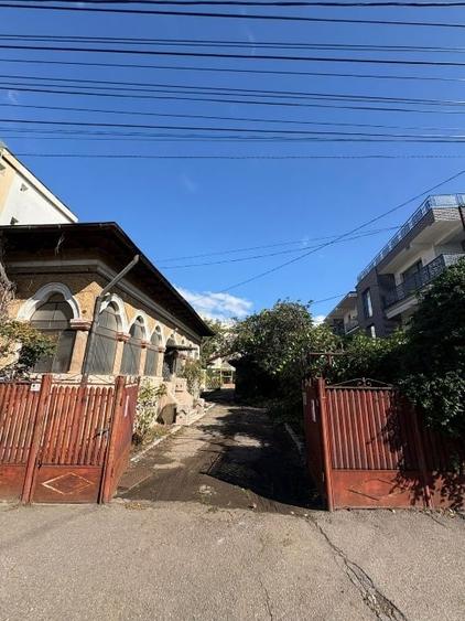 Casă individuală cu 5 camere cu Teren 382 Mp în Republicii