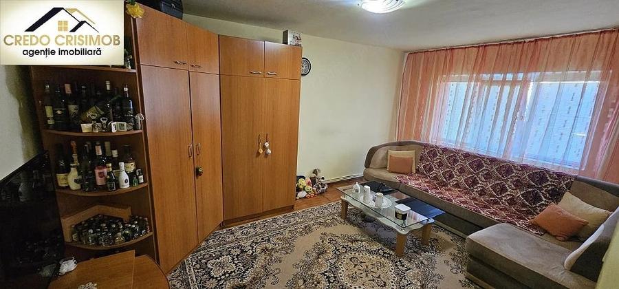 Apartament cu 3 camere decomandat în Micro IV