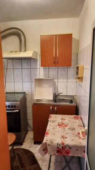 Garsonieră decomandată în Central