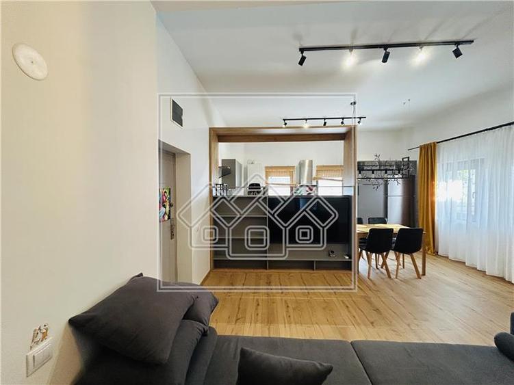 Apartament cu 4 camere nedecomandat în Exterior Sud