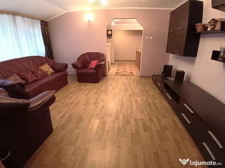 Apartament cu 4 camere semidecomandat în George Enescu