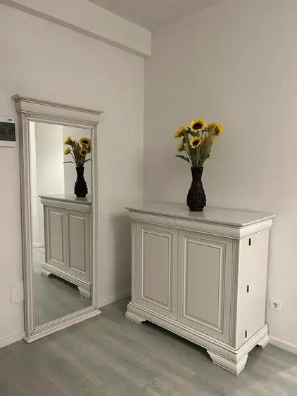 Apartament cu 3 camere semidecomandat, mobilat în Central