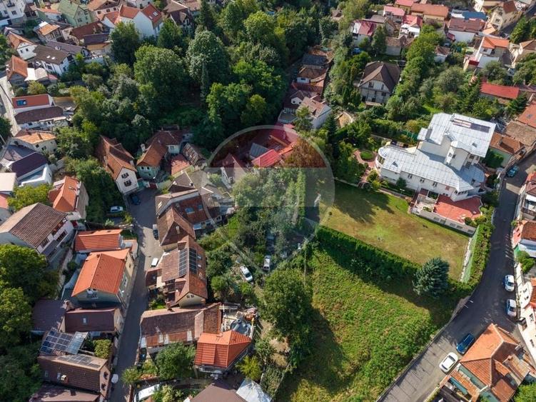 Casă individuală cu 2 camere cu Teren 191 Mp în Schei