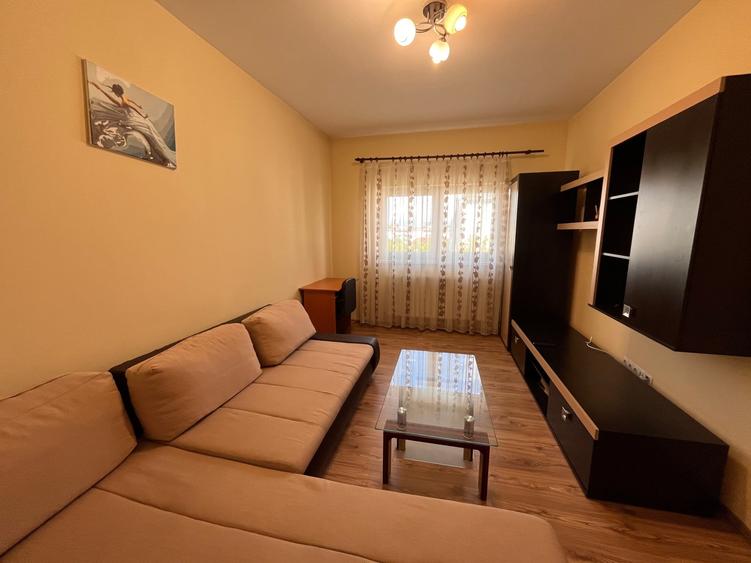 Apartament cu 2 camere decomandat în Piața Cluj