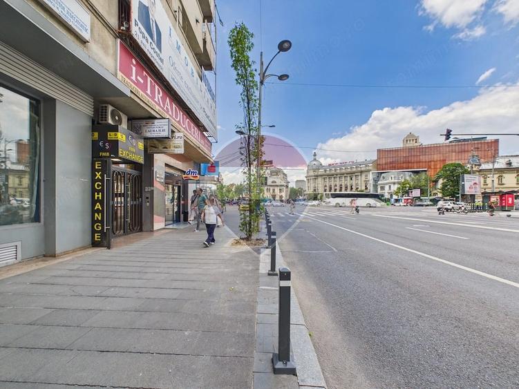 Apartament cu 3 camere decomandat în Romană
