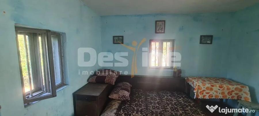 Casă cu 4 camere cu Teren 985 Mp în Malu cu Flori