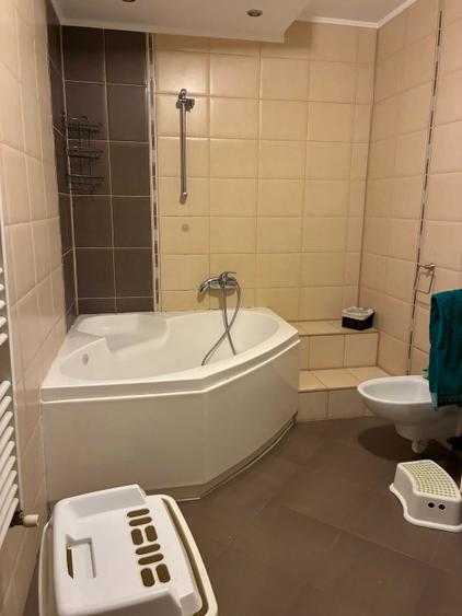 Apartament cu 2 camere semidecomandat în Runcu