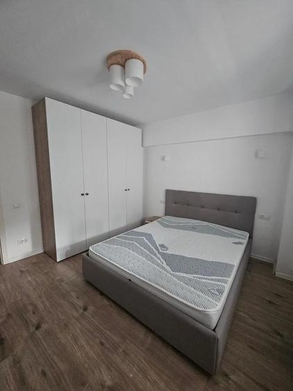 Apartament cu 3 camere decomandat în Muncii