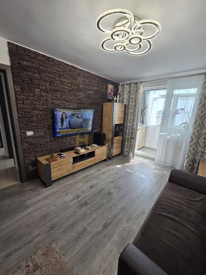 Apartament cu 2 camere decomandat, mobilat în Brâncoveanu