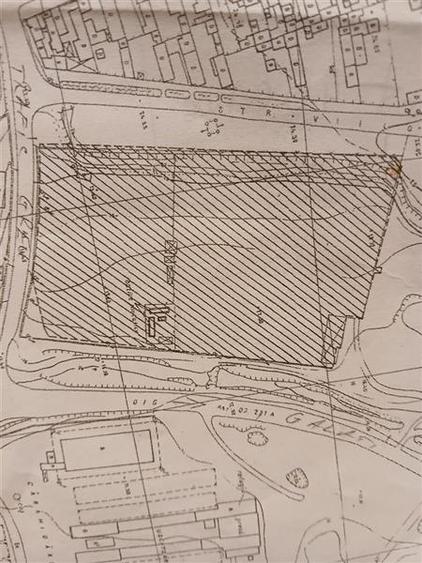 Teren Construcții intravilan de 14100 mp, în Est