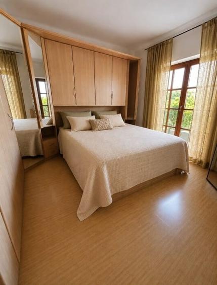 Casă individuală cu 5 camere cu Teren 1440 Mp în Aradul Nou
