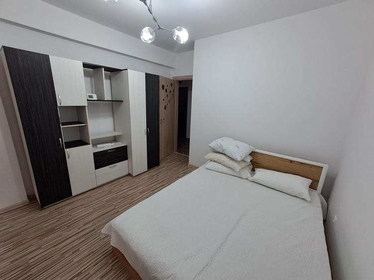 Apartament cu 2 camere decomandat în Apărătorii Patriei