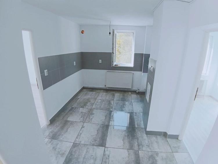 Apartament cu 3 camere decomandat în Ultracentral